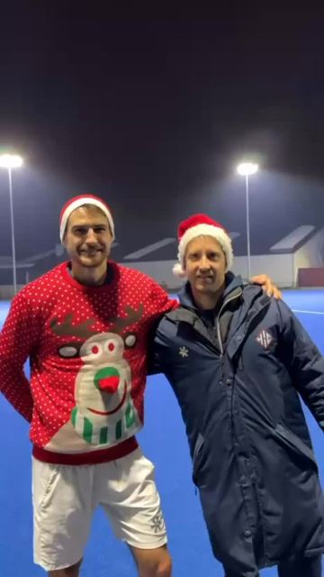 🎬 Behind the scenes
Meer bloopers dan perfecte takes 😂
Maar uiteindelijk: kerst- & nieuwjaarswensen van @heraklesdames1 & @heraklesmen1